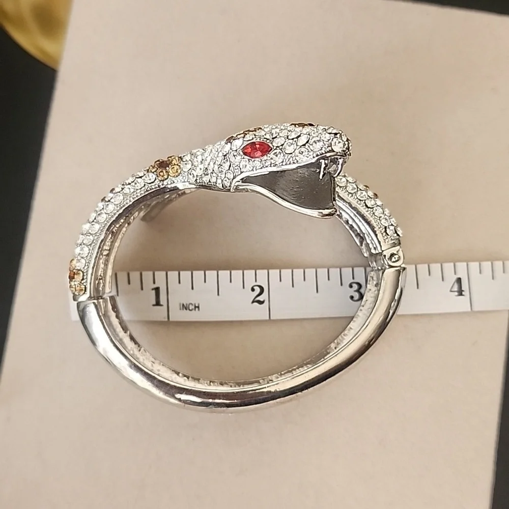 Vintage Silver Crystal Cobra Snake Hinge / Clamper Bracelet